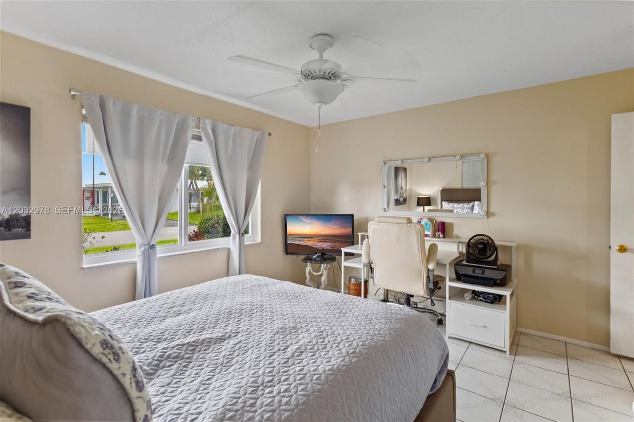 2930 NW 1st Dr , Pompano Beach, FL 33064 Photo