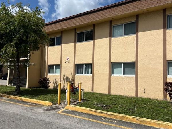 2916 NW 55th Ave , Unit 2A, Lauderhill, FL 33313
