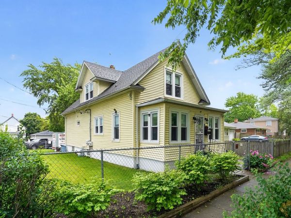 1015 Glenn Drive , North Chicago, IL 60064