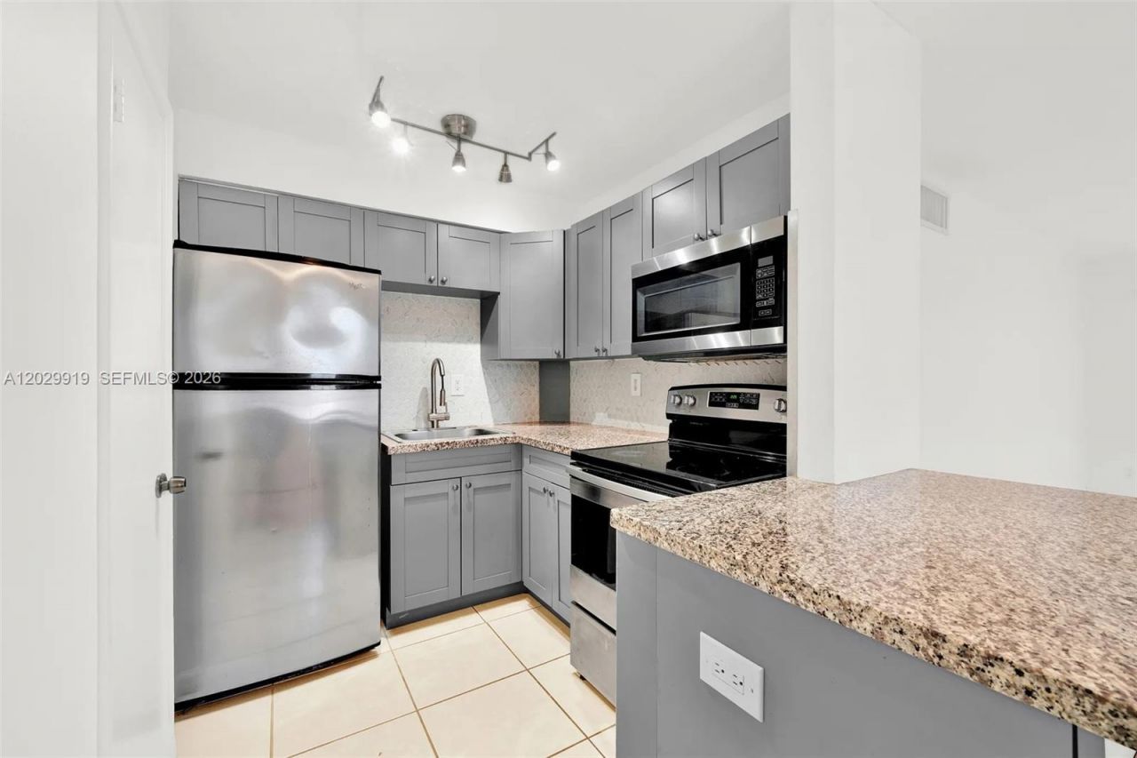 8701 SW 141st St , Unit H6, Palmetto Bay, FL 33176 Photo