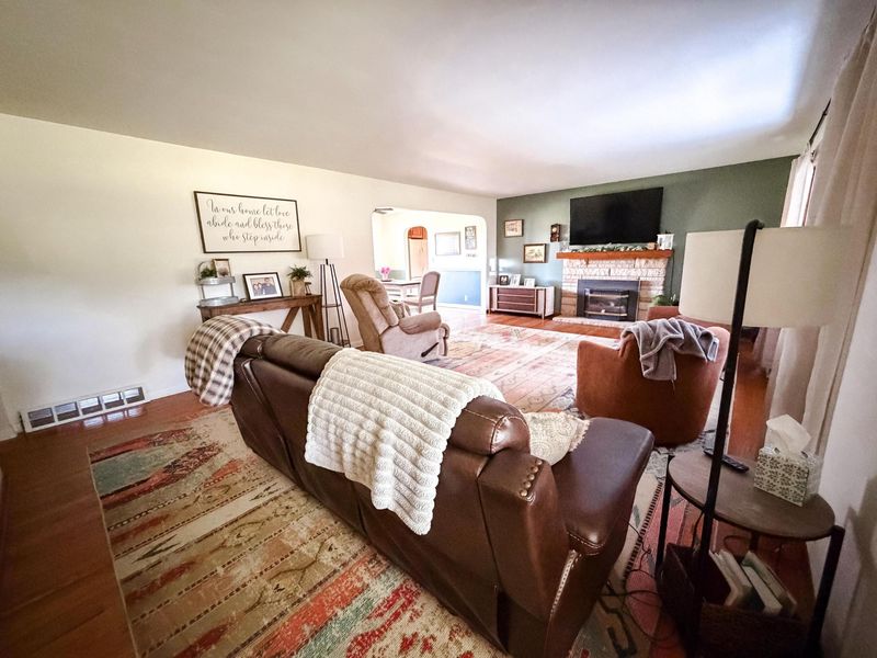 17863 Coshocton Road, Mount Vernon, OH 43050 Photo 6