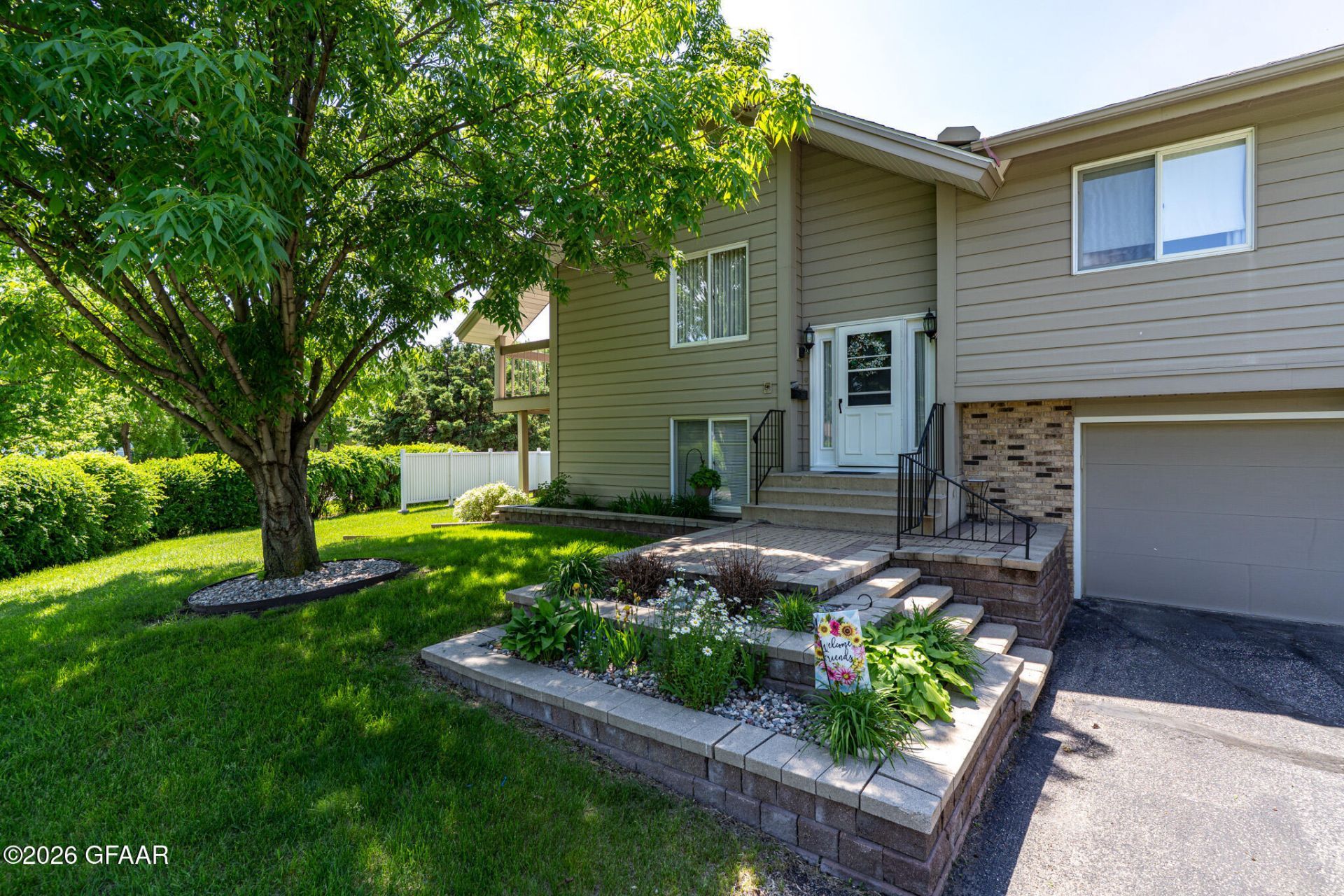 601 4th Avenue Ne, Unit 16, Crookston, MN 56716 Main Photo