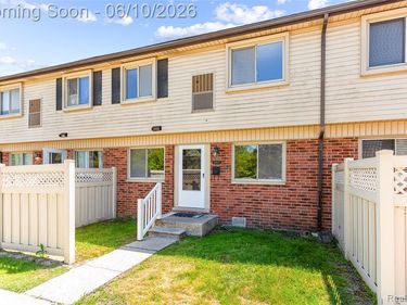 24973 Mayfair Street, Flat Rock, MI 48134