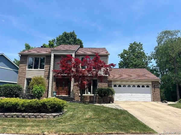 2136 Millstream Drive, Wixom, MI 48393