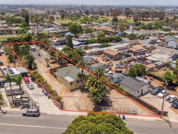 2840 Ridgeway Dr, National City, CA 91950
