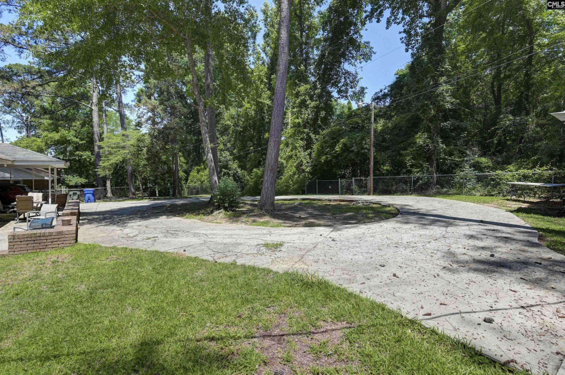 616 Amberly Road Photo 12