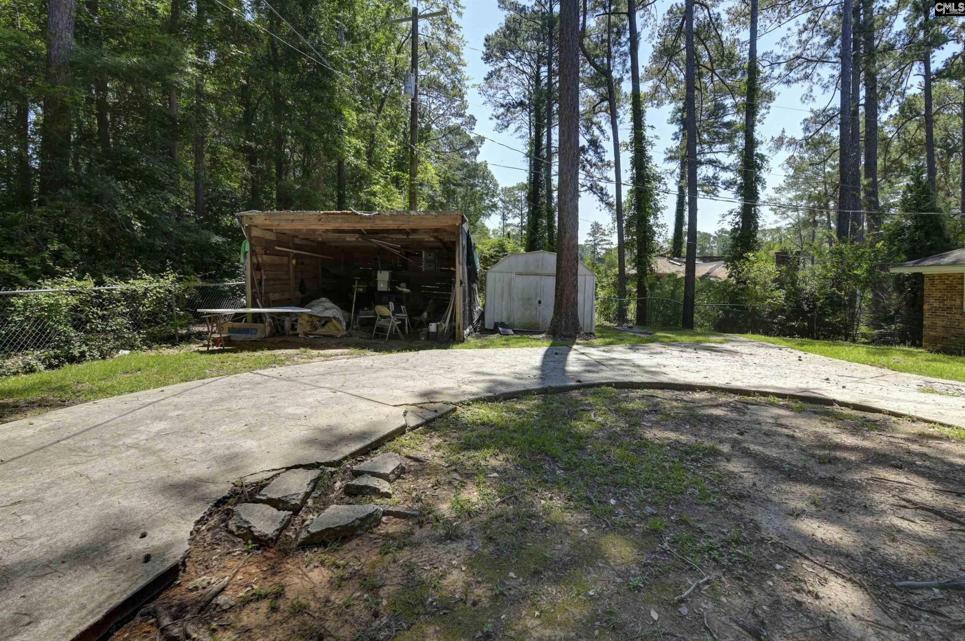 616 Amberly Road Photo 9