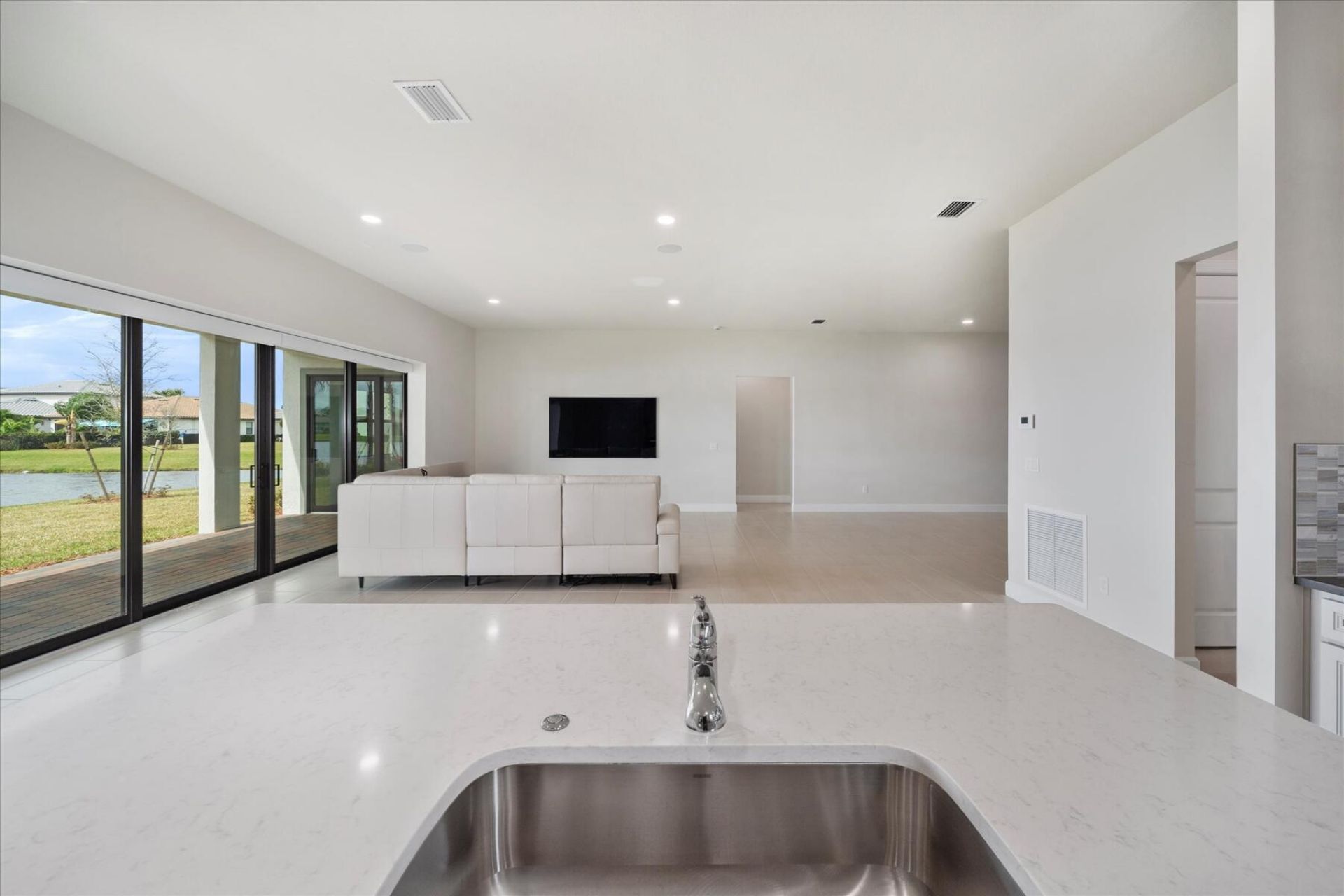 818 SE Courances Drive, Port Saint Lucie, FL 34984 Photo