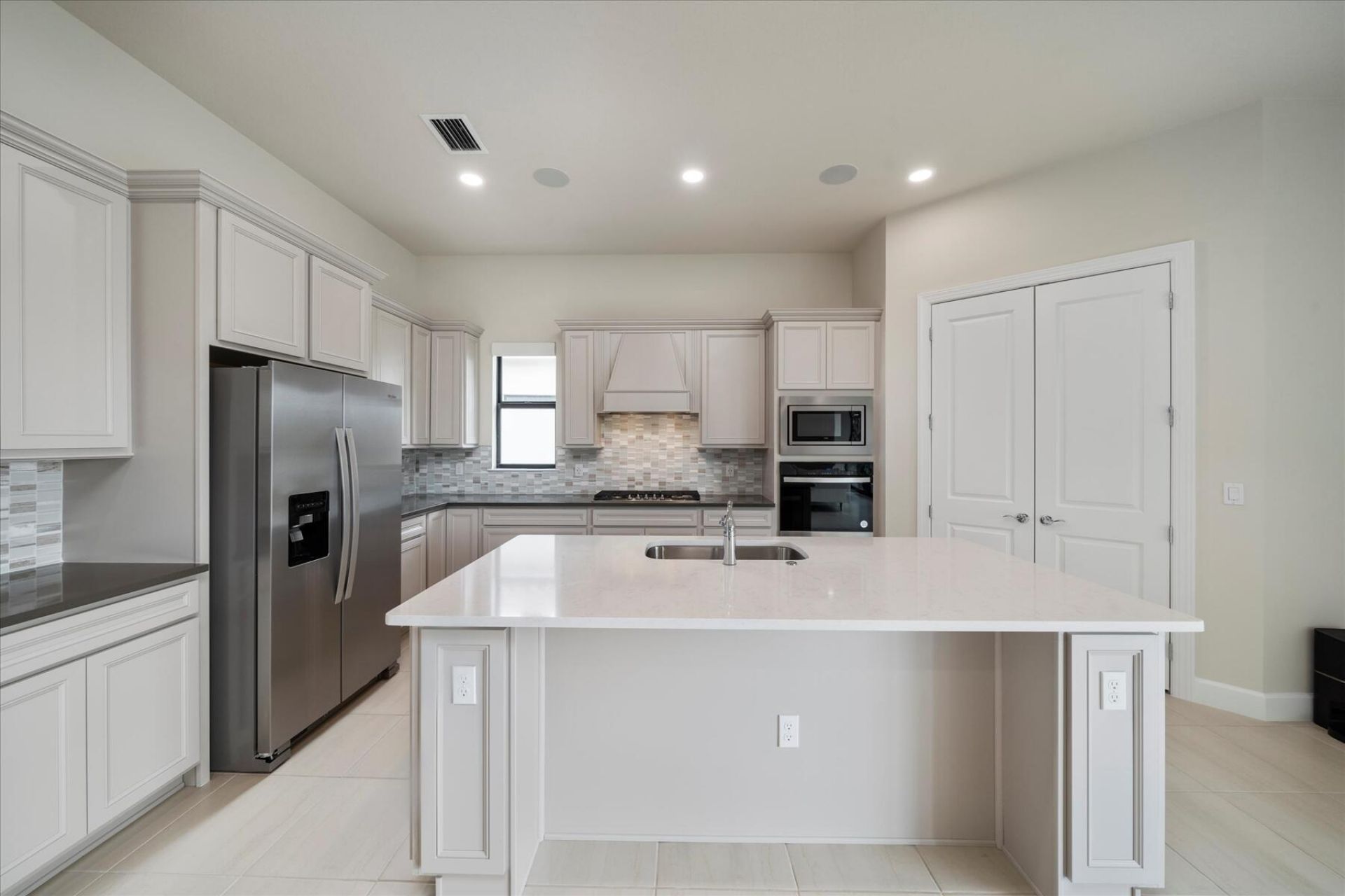 818 SE Courances Drive, Port Saint Lucie, FL 34984 Photo