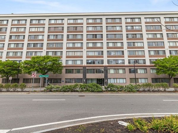 169 Monsignor Obrien Hwy, Unit 702, Cambridge, MA 02141