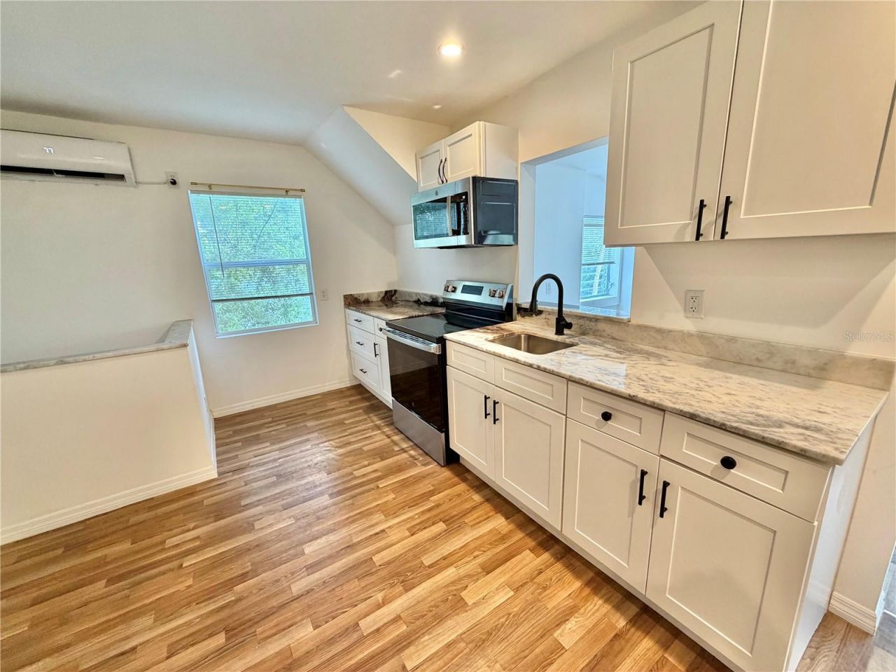 819 11th Street N, Unit 3, Saint Petersburg, FL 33705 Photo