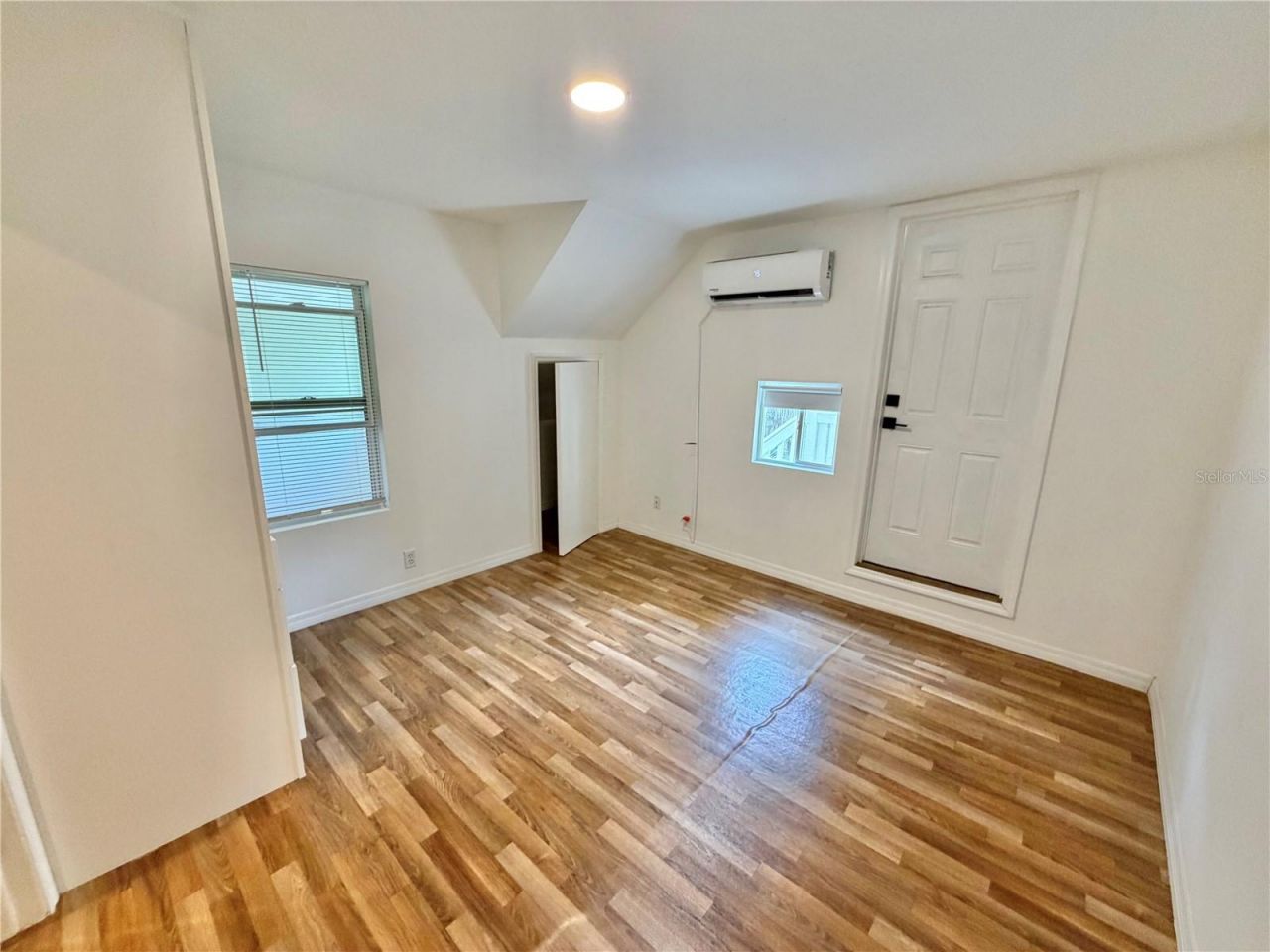 819 11th Street N, Unit 3, Saint Petersburg, FL 33705 Photo