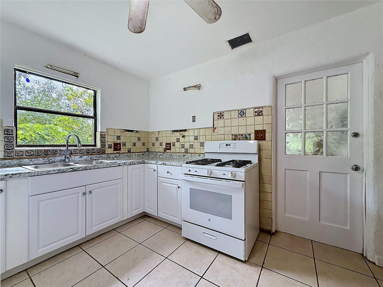 6330 Emerson Avenue S, Saint Petersburg, FL 33707 Photo
