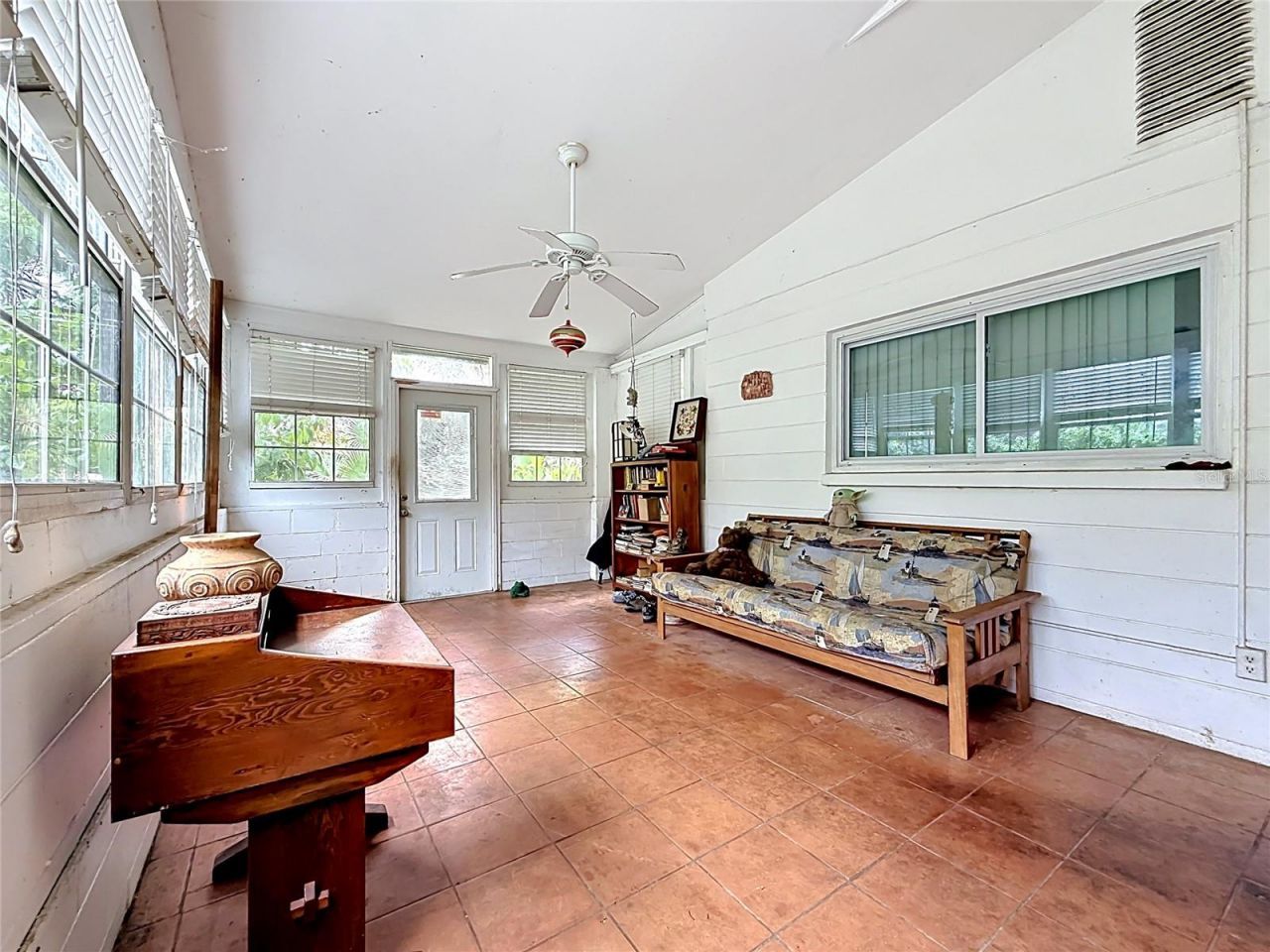 6330 Emerson Avenue S, Saint Petersburg, FL 33707 Photo