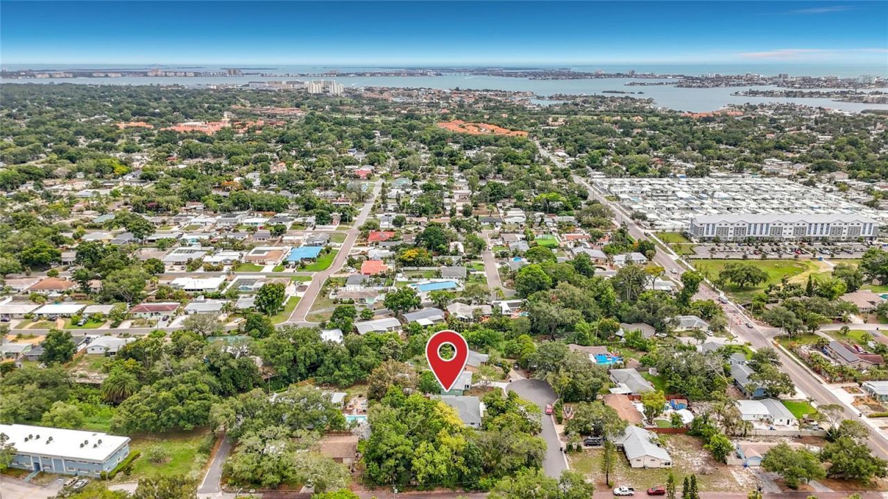 6330 Emerson Avenue S, Saint Petersburg, FL 33707 Photo