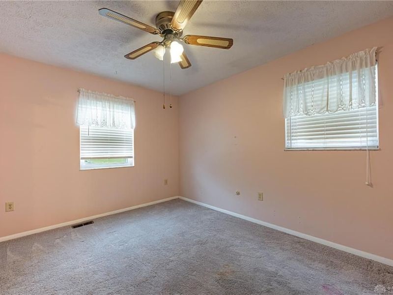 1689 Sioux Drive, Xenia, OH 45385 Photo 9