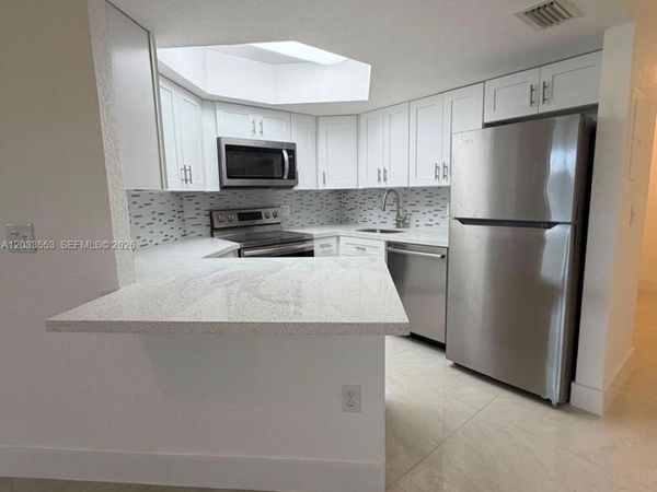 8235 Lake Dr , Unit 502, Doral, FL 33166