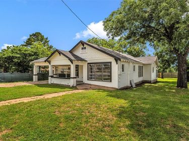 210 S 5th Street , Gatesville, TX 76528