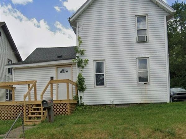 1915 Maple Avenue NE, Canton, OH 44714