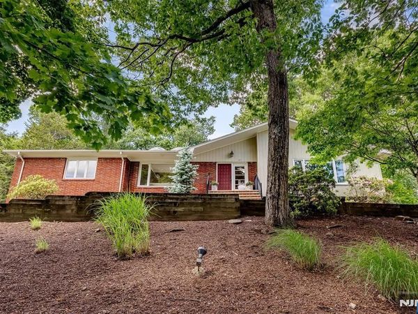 83 Brookside Terrace, CALDWELL, NJ 07006