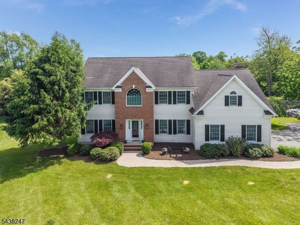 2 General Morgan Ln, Lebanon, NJ 08826