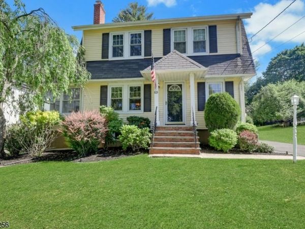 69 Highland Ave, Midland Park, NJ 07432