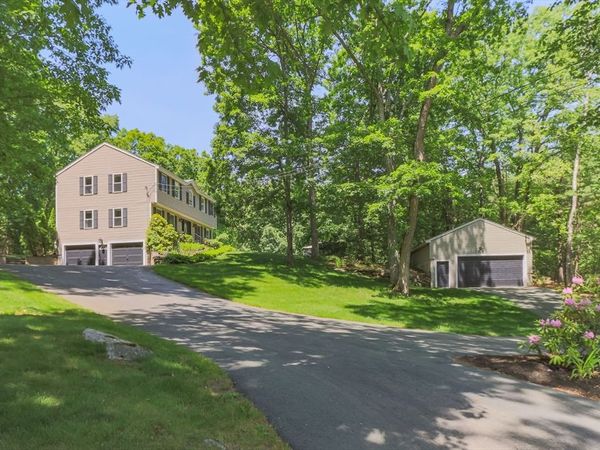 561 Old Dunstable Rd, Groton, MA 01450