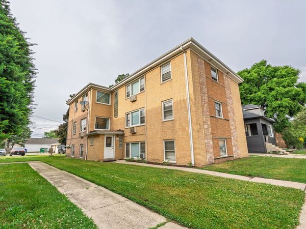7330 39th Street, Unit 3, Lyons, IL 60534