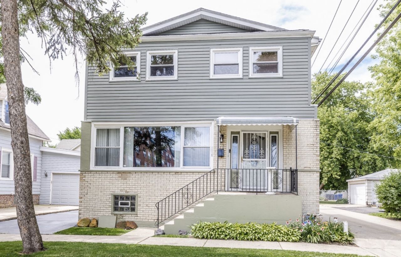 1910 Dewey Avenue , Evanston, IL 60201
