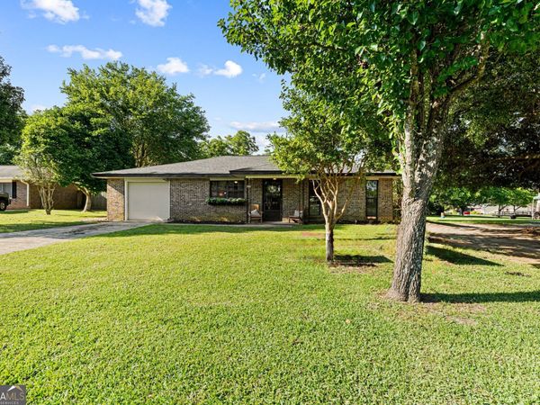 121 Barnesdale Drive, Warner Robins, GA 31093