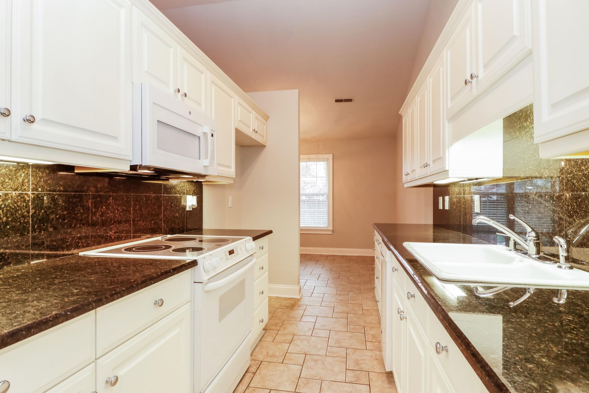 1351 Winterberry Avenue Photo 6
