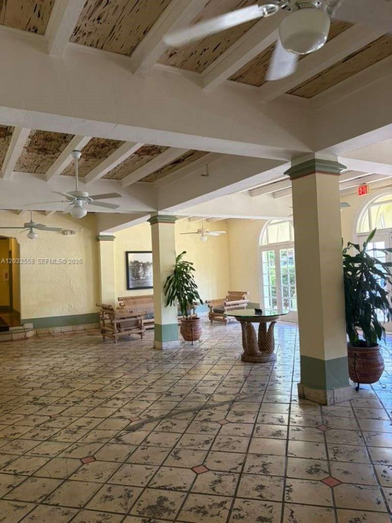 900 16th St , Unit 301, Miami Beach, FL 33139 Photo