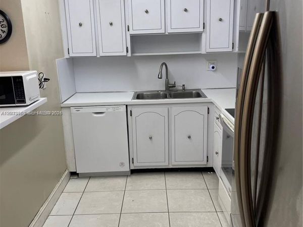 10383 N Kendall Dr , Unit N5, Miami, FL 33176