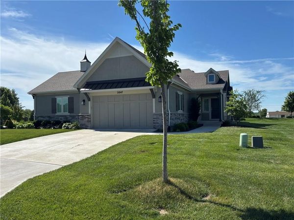 21847 W 82nd Terrace, Lenexa, KS 66220