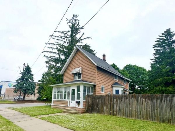 1615 White Rock AVENUE, Waukesha, WI 53186
