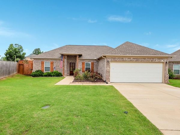 1102 Briarwood Drive, Oxford, MS 38655