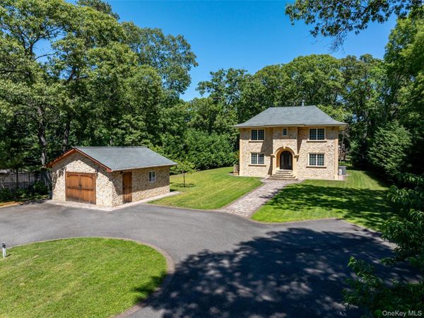 225 Old Willets Path , Smithtown, NY 11787