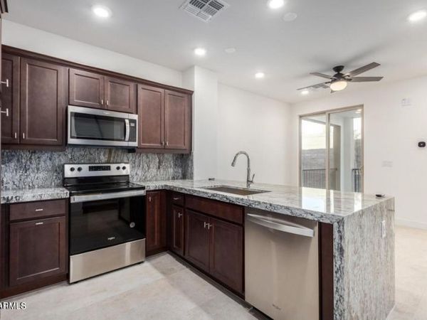2121 W Sonoran Desert Drive, Unit Apt 5, Phoenix, AZ 85085
