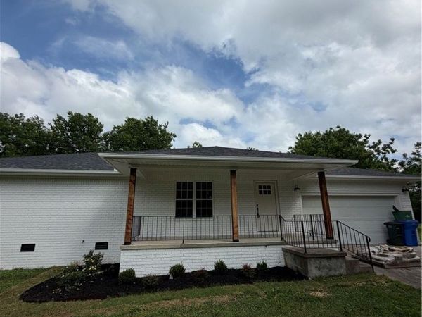 527 W Selle Drive , Fayetteville, AR 72701