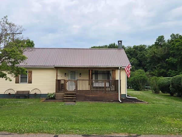108 Washington Street, Coshocton, OH 43812