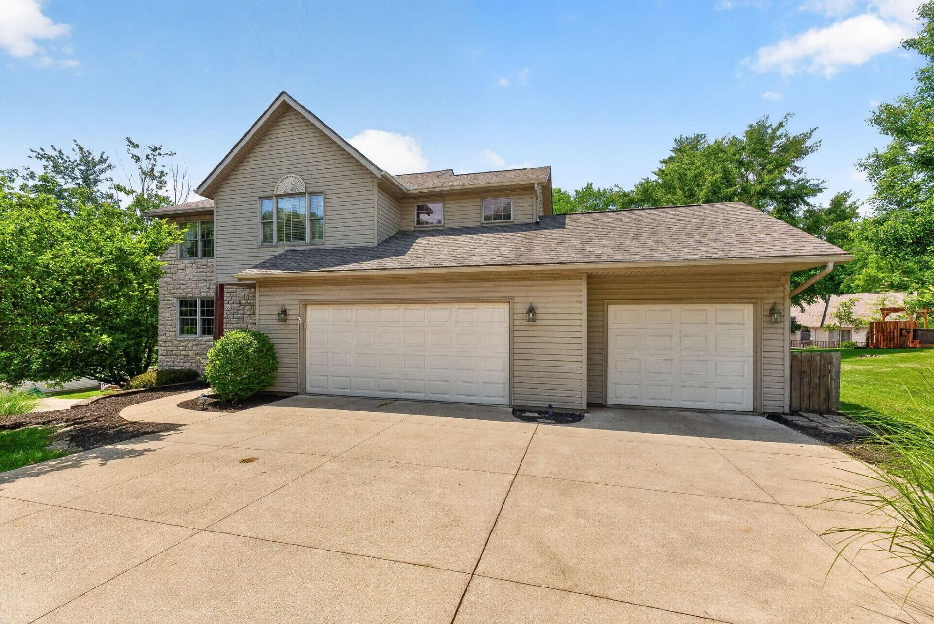 726 Alpine Circle , Heath, OH 43056 Main Photo
