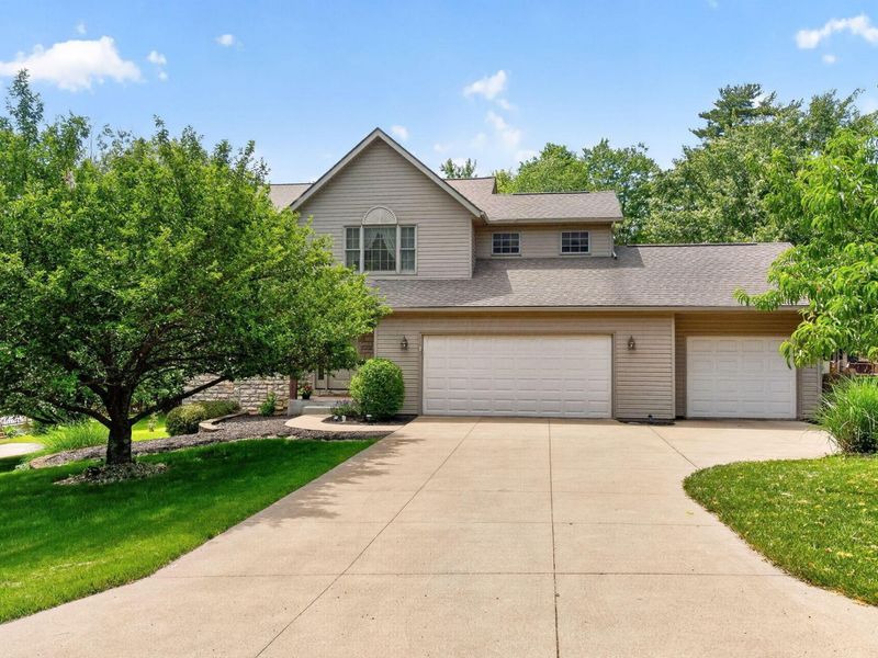 726 Alpine Circle, Heath, OH 43056 Photo 3