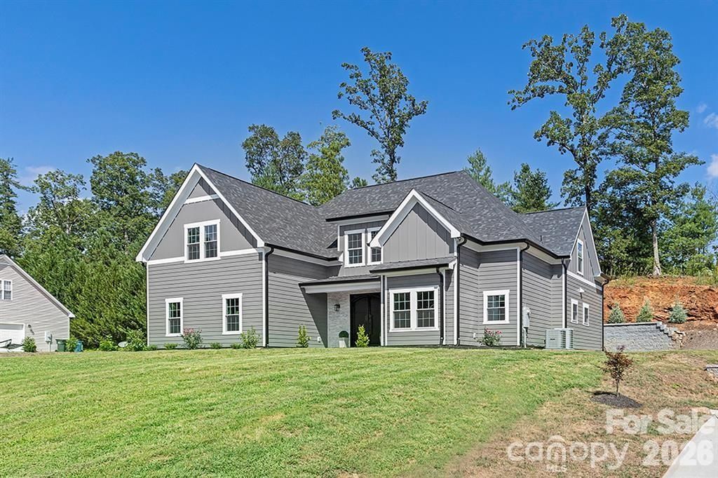 5046 Woodwinds Drive Ne, Hickory, NC 28601 Main Photo