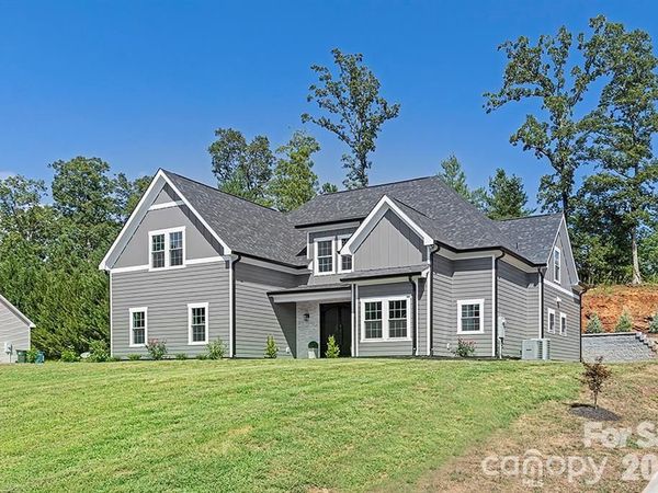 5046 Woodwinds Drive NE, Hickory, NC 28601