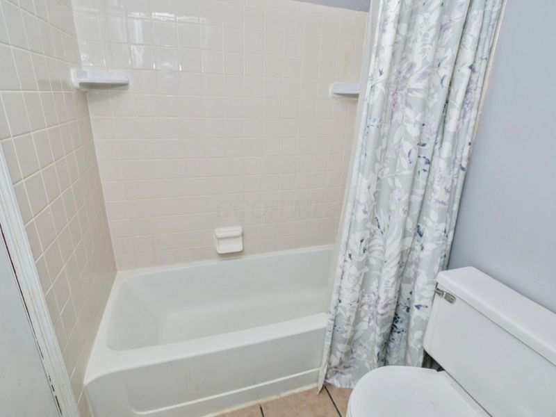 1967 Noble Run Way, Unit 8, Columbus, OH 43229 Photo 34