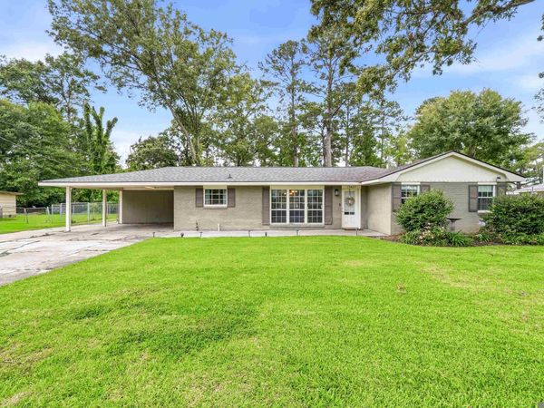 17467 Abundance Dr, Greenwell Springs, LA 70739