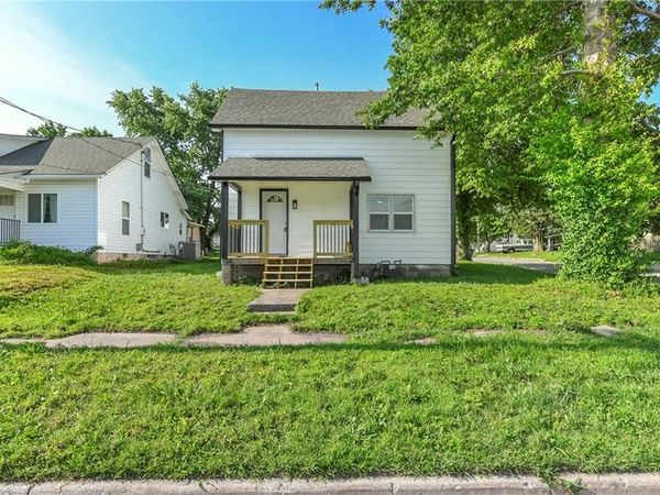 111 E Dryden Street, Odessa, MO 64076