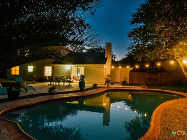 145 Bobwhite Trail , Seguin, TX 78155