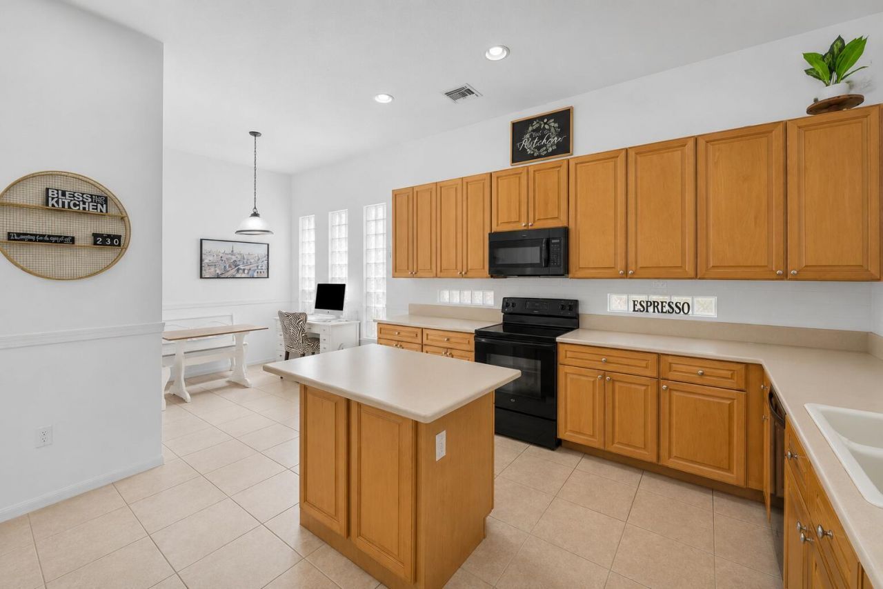 140 Bellezza Terrace, Royal Palm Beach, FL 33411 Photo