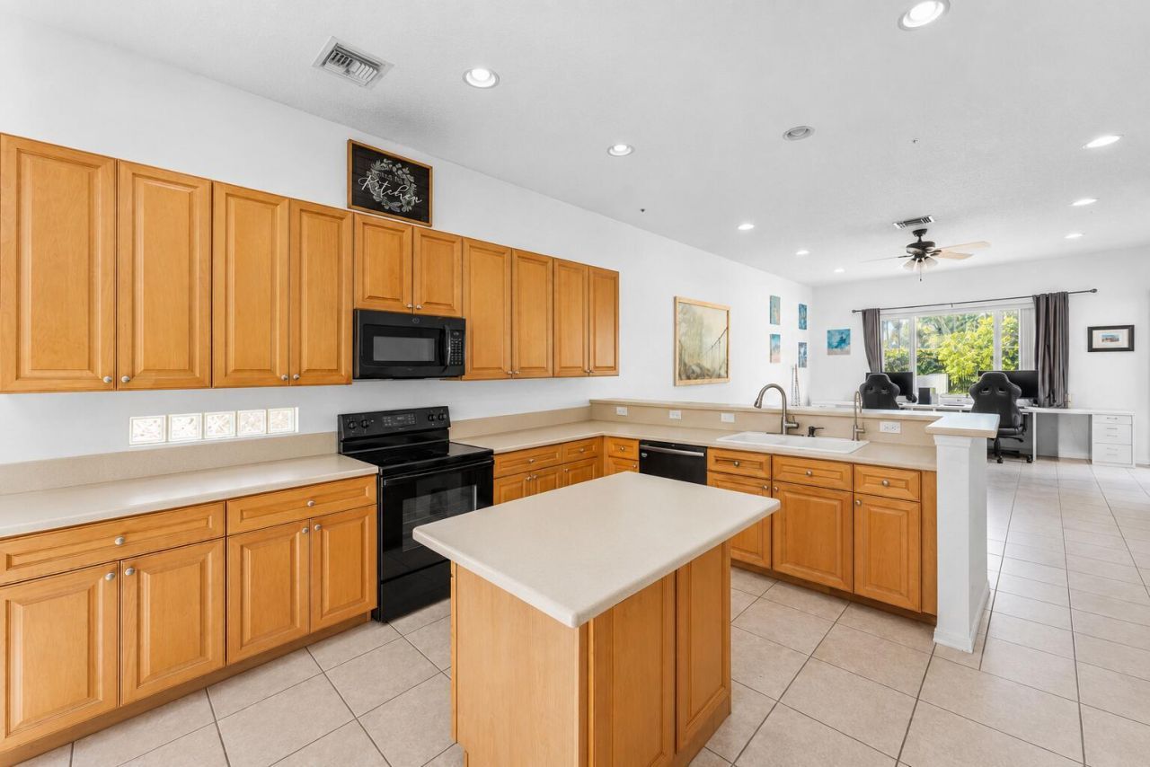 140 Bellezza Terrace, Royal Palm Beach, FL 33411 Photo